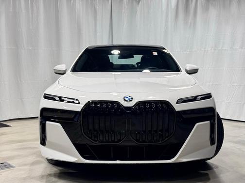 2026 BMW 740 i xDrive