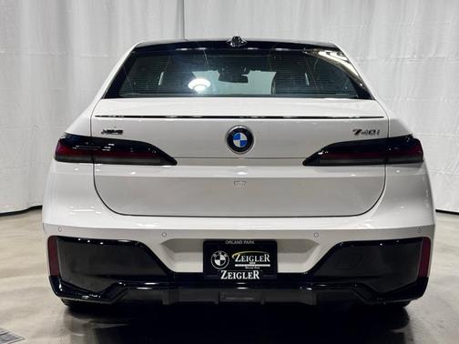 2026 BMW 740 i xDrive