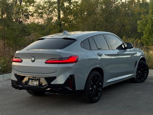 2023 BMW X4 M40i