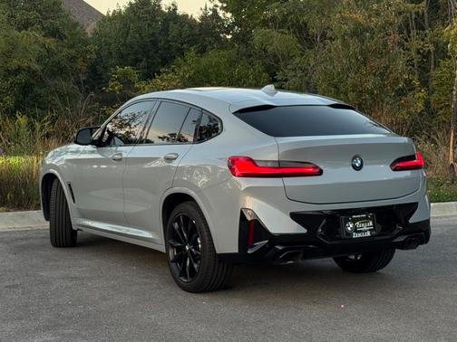 2023 BMW X4 M40i