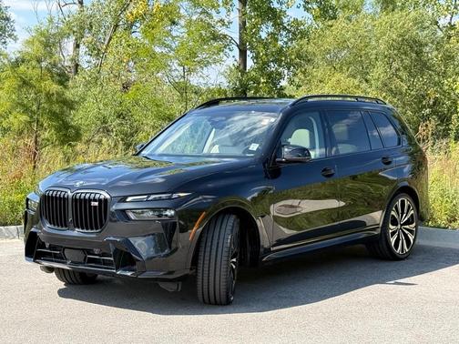 2023 BMW X7 M60i