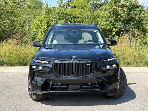 2023 BMW X7 M60i