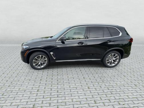 Black Sapphire Metallic 2026 BMW X5 xDrive40i