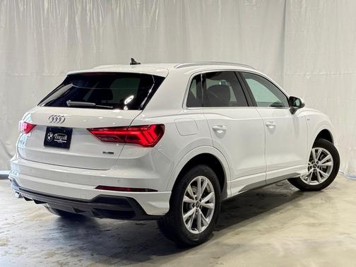 2025 Audi Q3 45 S line Premium