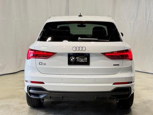 2025 Audi Q3 45 S line Premium