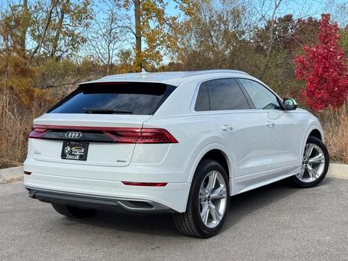 2023 Audi Q8 55 Premium