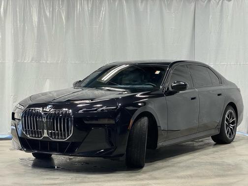 2023 BMW 740 i