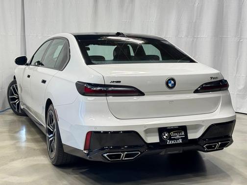 2023 BMW 760 760i xDrive