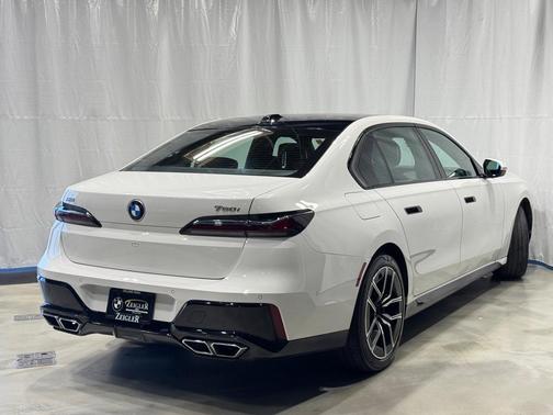 2023 BMW 760 760i xDrive