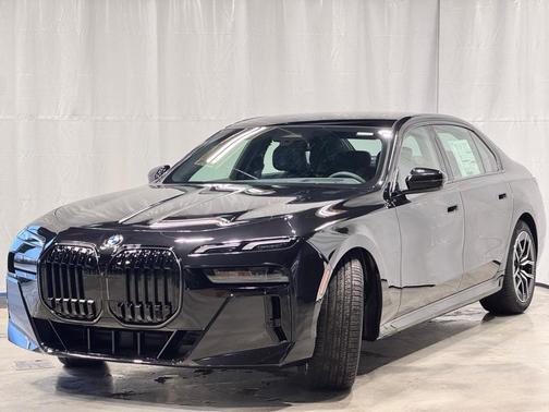 2026 BMW 740 i xDrive