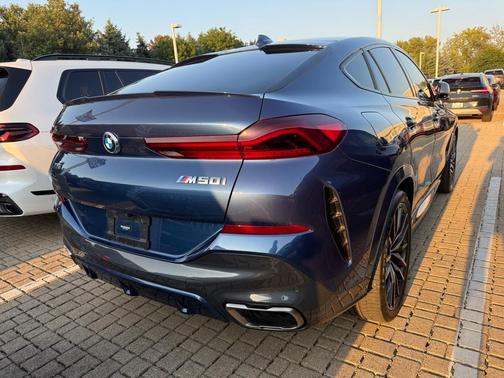 2021 BMW X6 M50i
