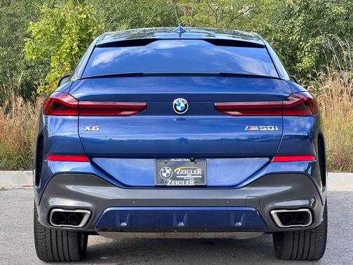 2021 BMW X6 M50i