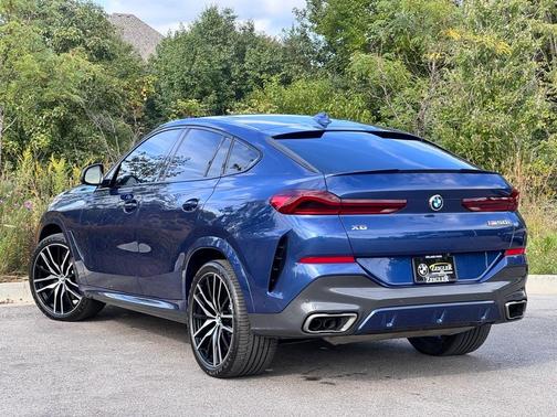 2021 BMW X6 M50i