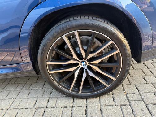 2021 BMW X6 M50i