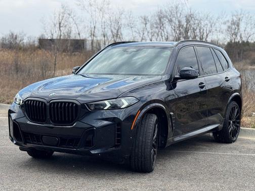 Carbon Black Metallic 2025 BMW X5 xDrive40i