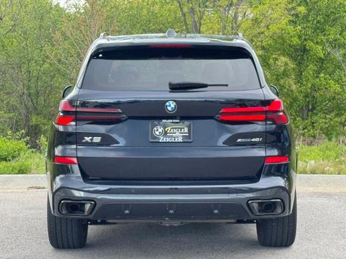 Carbon Black Metallic 2025 BMW X5 xDrive40i