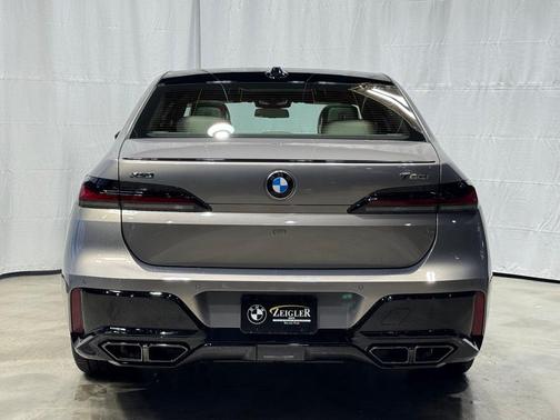 2026 BMW 760 760i xDrive