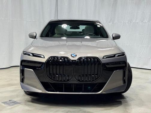 2026 BMW 760 760i xDrive