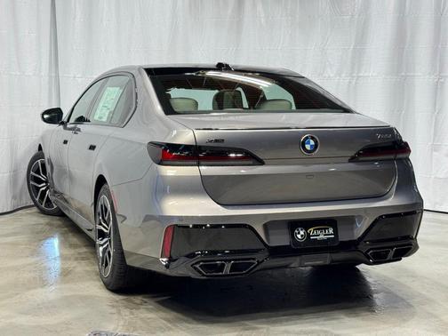 2026 BMW 760 760i xDrive