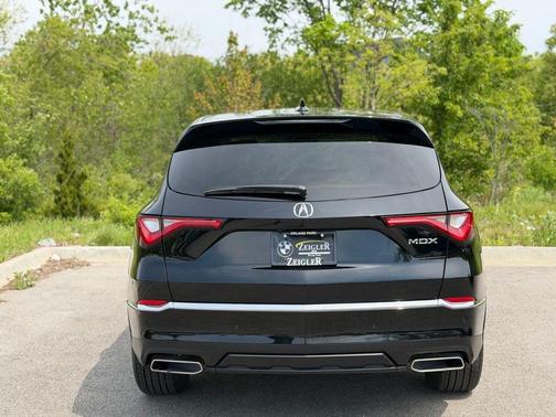Majestic Black Pearl 2023 Acura MDX Technology