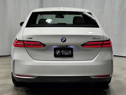 2026 BMW 530 i xDrive