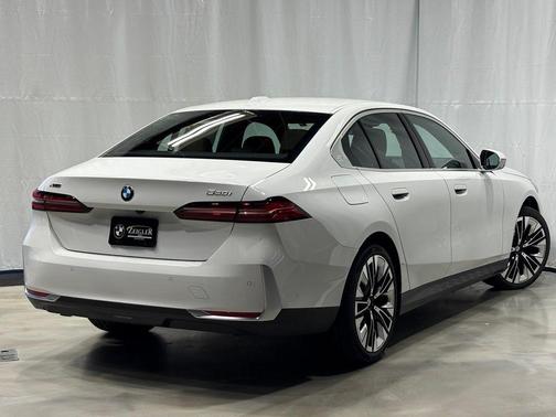 2026 BMW 530 i xDrive