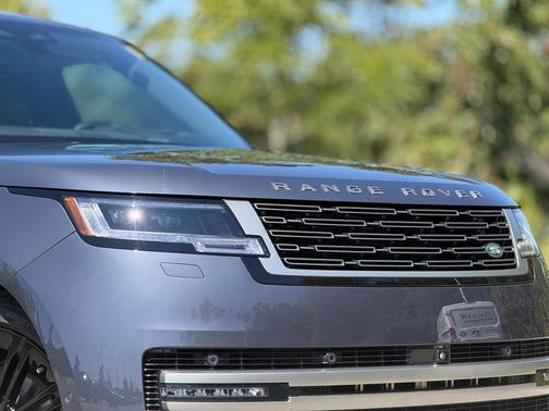 2025 Land Rover Range Rover P530 SE