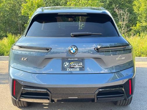 2026 BMW iX xDrive60