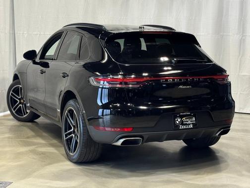 2021 Porsche Macan Base