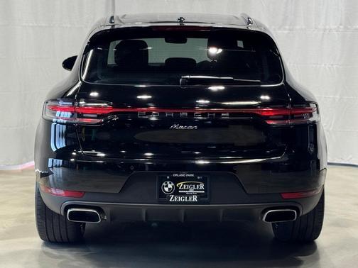 2021 Porsche Macan Base