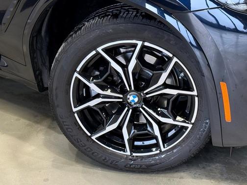 2023 BMW X4 xDrive30i