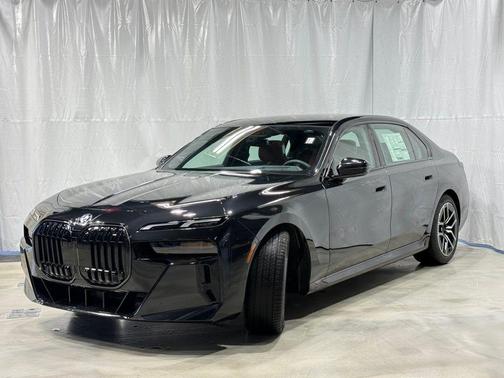 2026 BMW 740 i xDrive