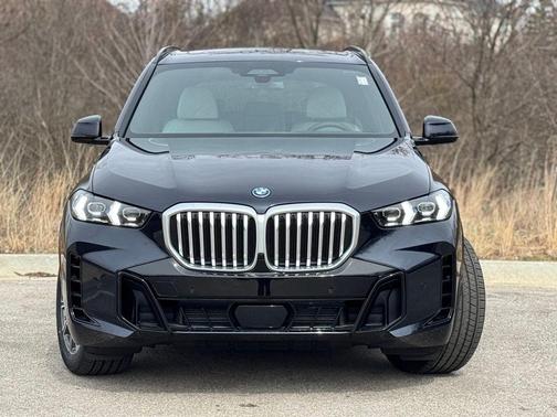 Carbon Black Metallic 2026 BMW X5 PHEV xDrive50e