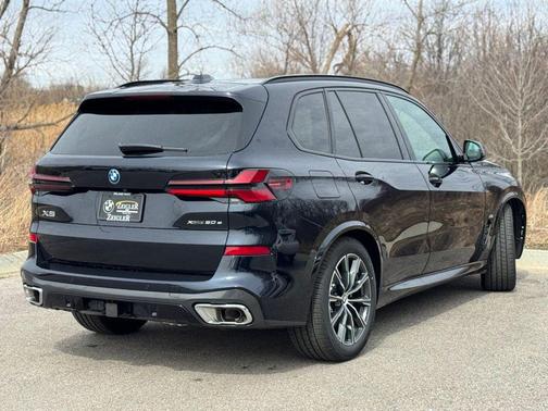 Carbon Black Metallic 2026 BMW X5 PHEV xDrive50e