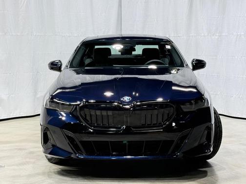 2026 BMW 530 i xDrive