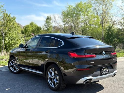 2024 BMW X4 xDrive30i