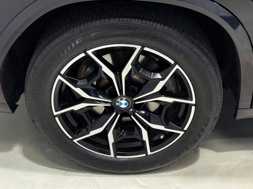 2023 BMW X4 xDrive30i