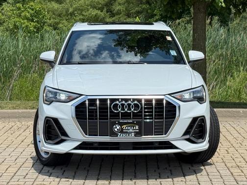 2021 Audi Q3 45 S line Premium