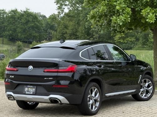 2024 BMW X4 xDrive30i