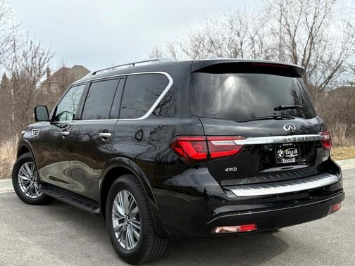 2024 INFINITI QX80 Luxe