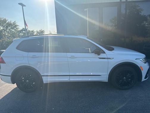 2022 Volkswagen Tiguan 2.0T SE R-Line Black