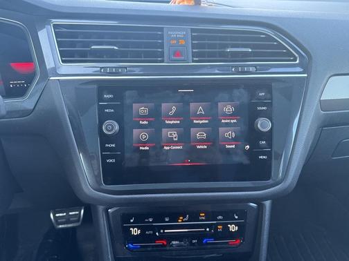 2022 Volkswagen Tiguan 2.0T SE R-Line Black