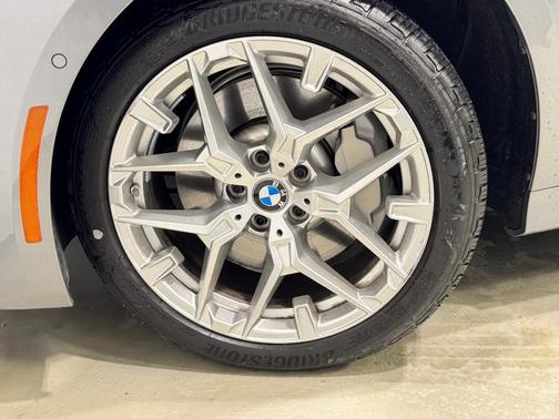 2025 BMW 330 i xDrive