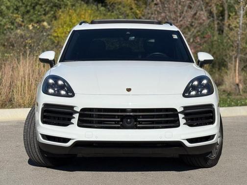 2023 Porsche Cayenne S Platinum Edition