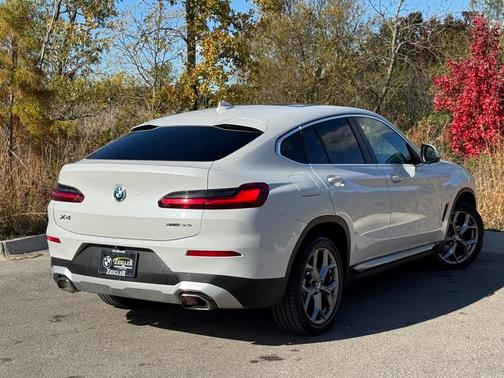 2023 BMW X4 xDrive30i