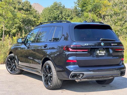 2026 BMW X7 M60i