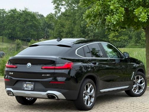 2024 BMW X4 xDrive30i