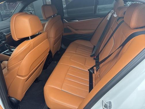 2023 BMW M550 i xDrive