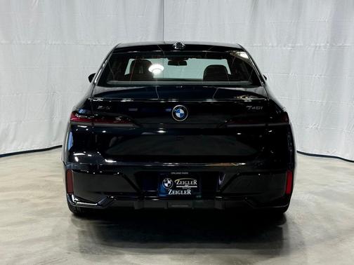 2026 BMW 740 i xDrive