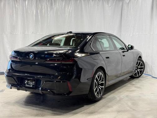 2026 BMW 740 i xDrive